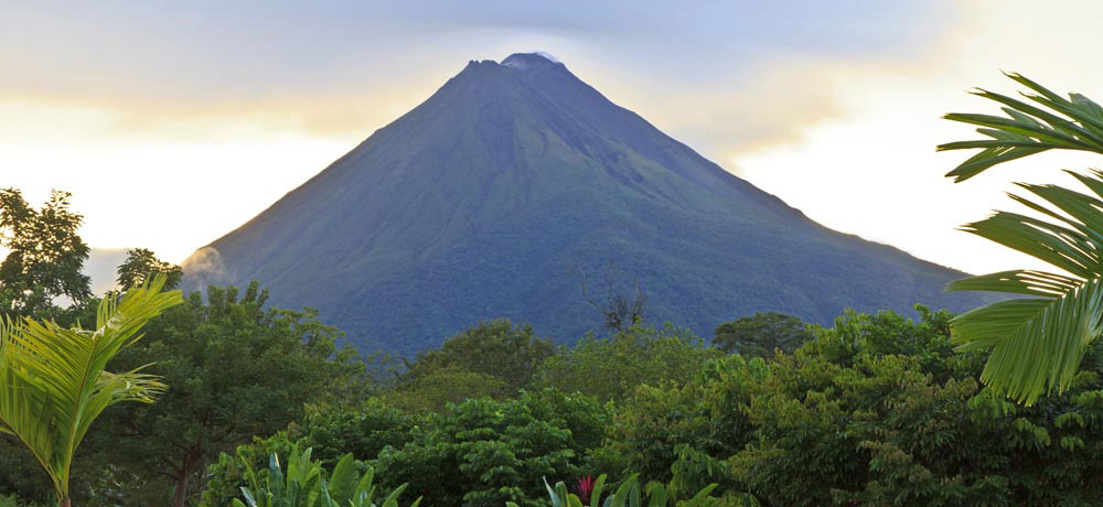 costa rica volcano - شگفتی های آمازون
